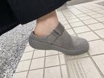 【無印良品 クロッグサンダル】履き口が深めなので足がしっかりホールドされ、歩いていてパカパカする不安もありません♪