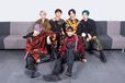 ※写真前列左から、ジョンソプ、ジウン、後列左からテオ、インタク、ソウル、ギホ。 ©2020 FNC ENTERTAINMENT JAPAN INC.／撮影：So Min-soo(STUDIO DAUN)  