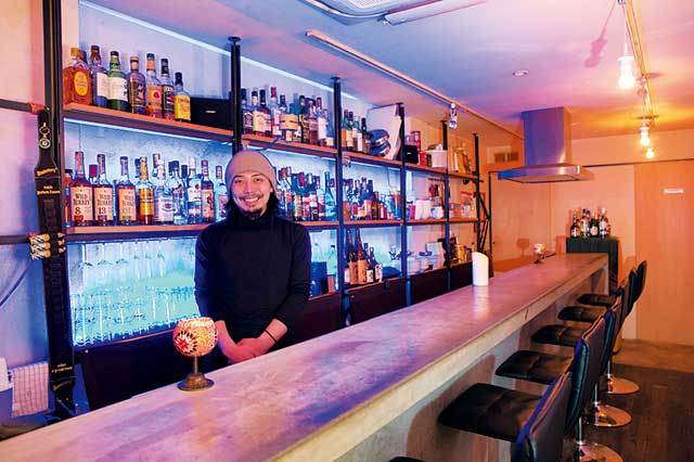 BELL TREE CAFE（大阪・南船場） 店主・鈴木さんのお名前が店名の由来。お酒に合うフードは約30種揃う。