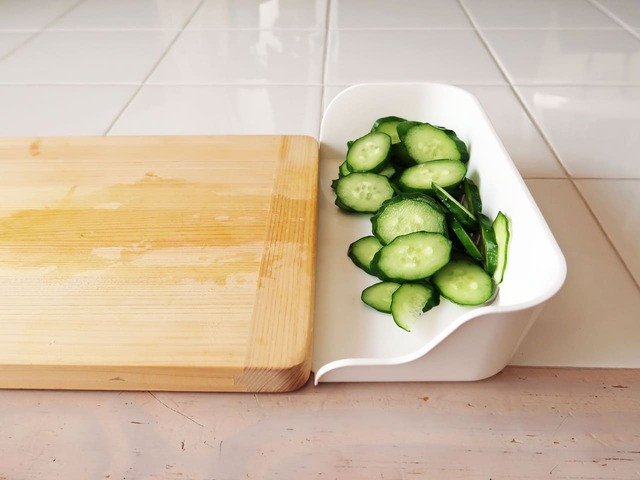 【まな板キャッチャー】サラダを作るときの使用イメージ6