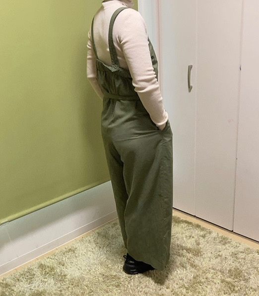 【ユニクロ リネンブレンドサロペット】リネンは秋冬物との相性もいいのがgood