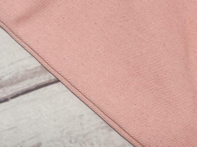 厚みのあるしっかりとしたコットンキャンバス生地