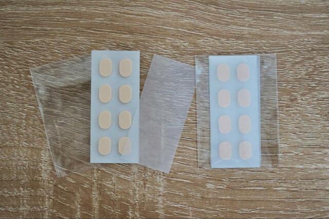 【メガネのばんそうこう　ぱふっと】化粧パフ使用なので肌触りが良く化粧剥がれも防止