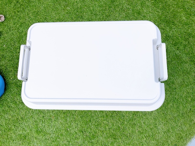 【無印良品 ポリプロピレン頑丈収納ボックス 大 50L】蓋の表面は少しざらざら