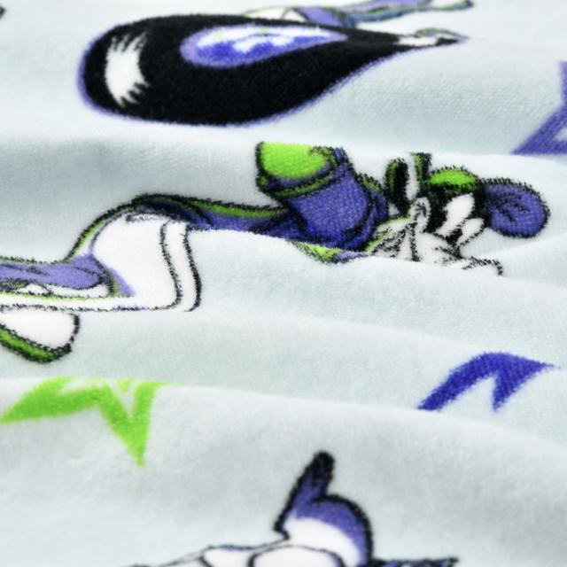 ミッキー＆フレンズ バスタオル LISTEN TO THE BEAT　2,860円 (税込)