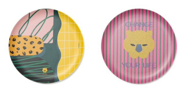 「SQUID GAME バンブープレート」グリーン／ピンク　各600円（税込）