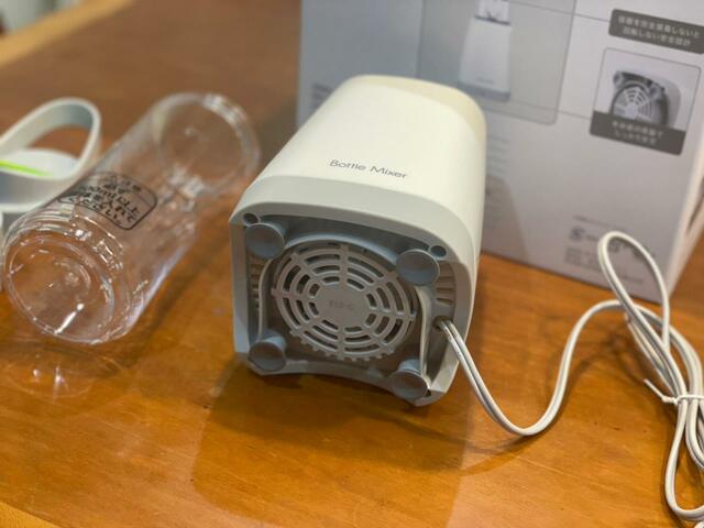 【ニトリ コンパクトブレンダー】吸盤で自立するのがありがたい…