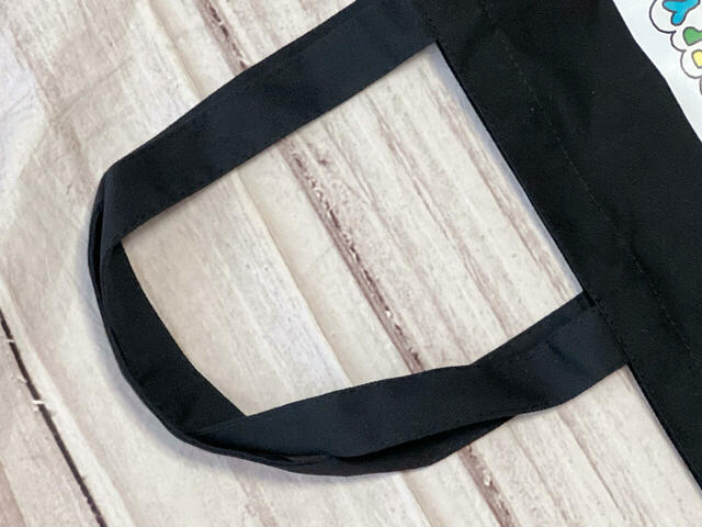 持ち手の長さは長めなため、肩がけが可能