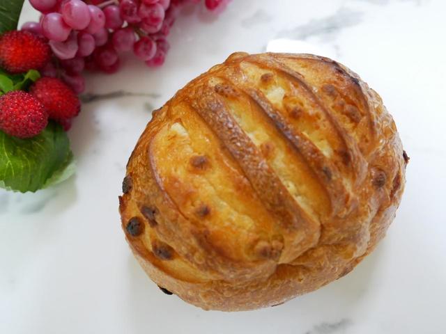 ハードすぎずソフトすぎず、絶妙な固さ。デリスブラン／324円（税込）