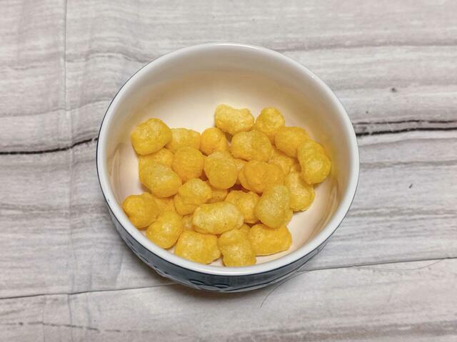 コクのあるチーズ味ですが、軽い食感で食べやすい