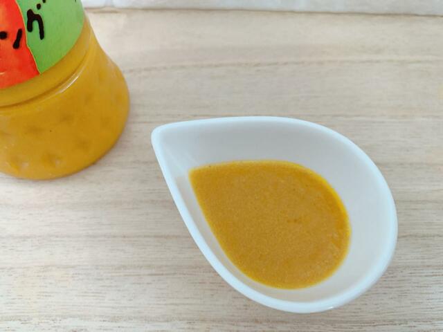 【カルディ 野菜がいっぱい　にんじんドレッシング】鮮やかですが人参の自然な色です