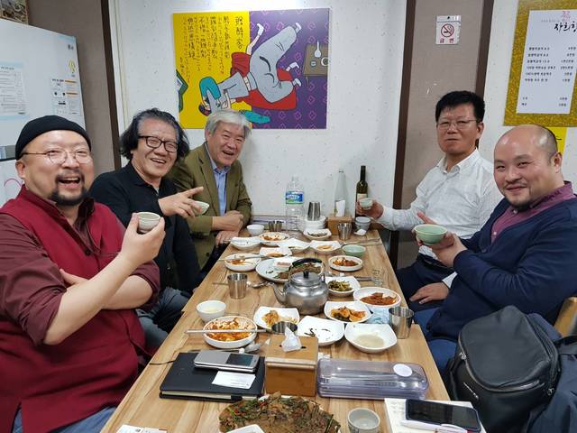 『自喜香（ジャヒヒャン）』の常連さんには芸術家や作家が多い