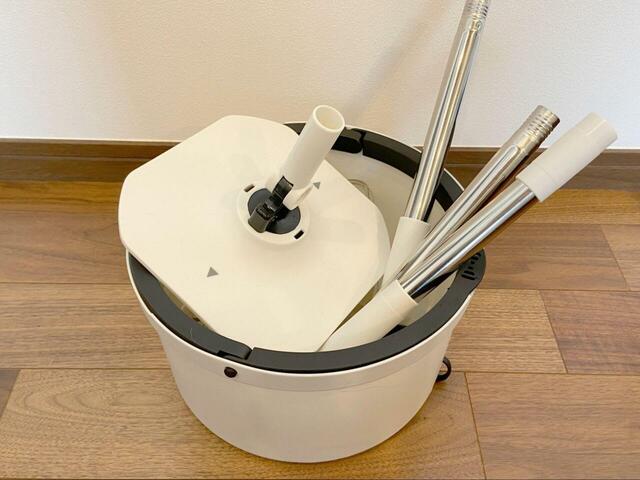 【アイリスオーヤマ キレイな水でWASHモップ】解体すればとってもコンパクトに収納できます