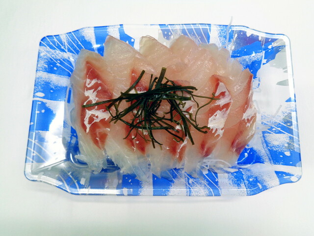「刺身 自家製昆布〆 真鯛」480円(税込)
