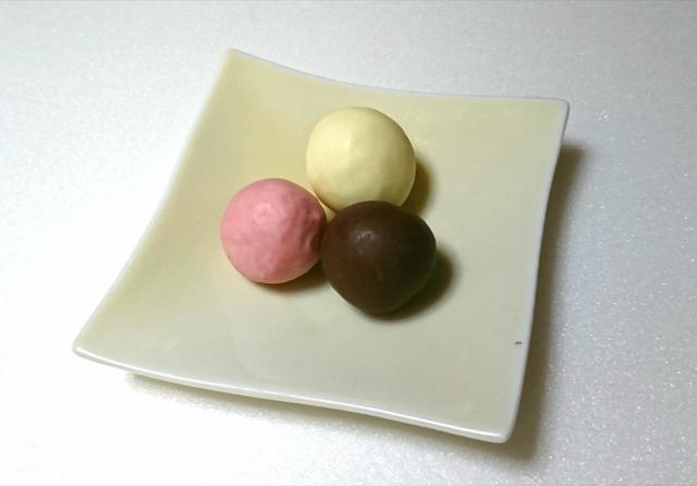 【クリート　ストロベリーチョコ 3種アソート　400g　1398円】コロンとしたフォルムがかわいらしい