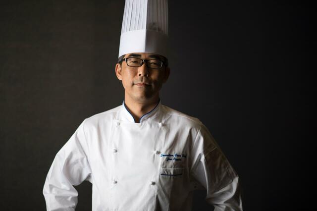 「総料理長・小川次郎さん」【美食が揃う「ストロベリー＆ガストロノミービュッフェ ～Noir et Rose～」で、「黒いちご」や「世界大会優勝シェフの料理」を堪能！】