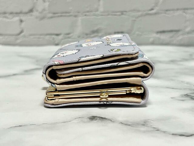 厚みは3cm【アベイル×ちいかわ】がま口財布（ちいかわ）※ハチワレの総柄口金財布：1,980円（税込）