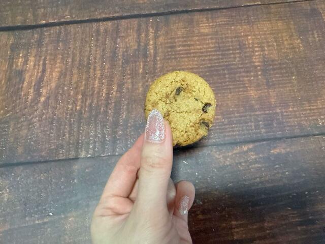 ザクザク食感の食べ応えのあるクッキー。チョコチップクッキー好きにはたまりません♪