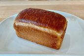 底がカリカリで、まるでブリオッシュのような味わいの「トーストブレッド」