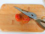 【ワークマン マルチシザース】繊細なトマトもナイフ機能で切れました