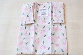 【『モンチッチ×kippis ぬいぐるみチャーム付きエコバッグ』(宝島社)】エコバッグのサイズは縦40×横26×マチ18cm