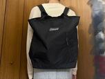 【Coleman 2WAYバックパックトート】クッション性はあまりないので、長時間重い荷物を持つ場面には不向きかもしれません