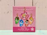 「ホログラムアクリルキーホルダー」880円(税込)