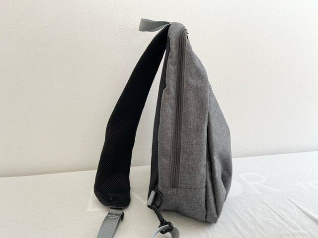 【ワークマン たためて自立する撥水クロスボディーショルダーバッグ】荷物を入れるとしっかり自立!型崩れもせず安定感があります♪