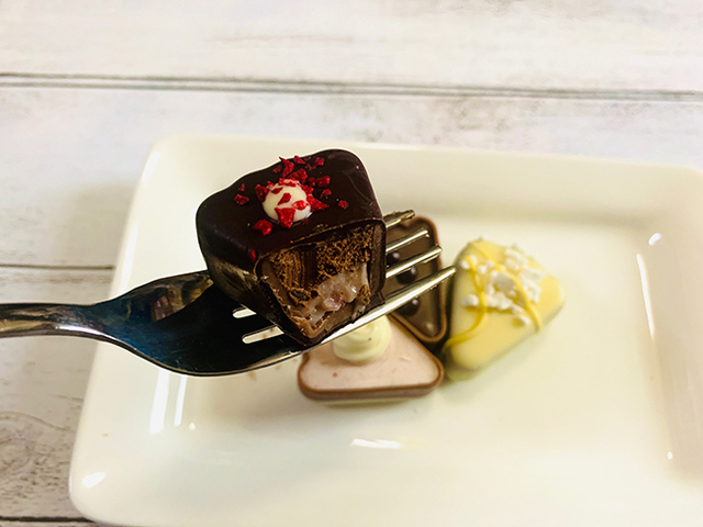 ラ・フロンティエール「スライスケーキチョコレート」