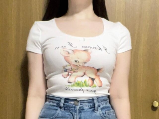 筆者がほぼ毎日愛用しているROSIER by Her lip to（ロジア バイ ハーリップトゥ）の「Everyday Essential Bra」着用。「プッシュアップブラ（レース）」よりも、バストの横広がりを抑えすっきりとした印象