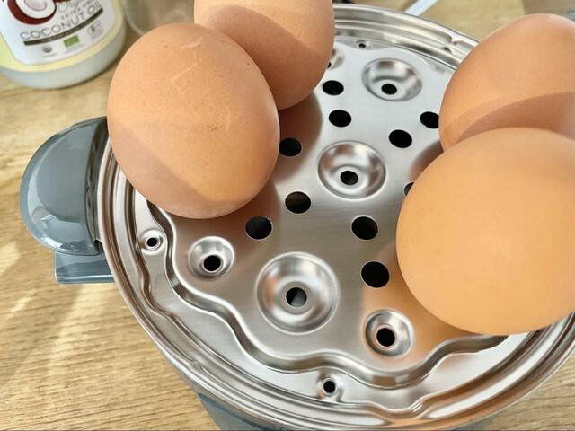 【ANABAS　スチームクッカー】手間なくパパッと半熟卵ができちゃいます