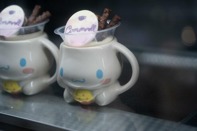 シナモンのハロウィーンナイトデザートカップ 800円｜メニュー｜サンリオピューロランド ハロウィーンスペシャルイベント「PUROHALLOWEEN」