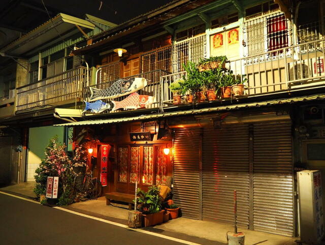 【台湾食べ歩きの旅 #17】嘉義の街なかを歩いていると、路地裏で日本時代からある年季の入った建物に出合える