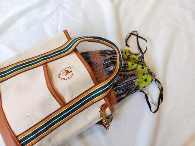 バッグの中身を整理したい時にも便利【リンネル 2023年8月号増刊】付録「marble SUD（マーブルシュッド）×kazumiさん」コラボの麦わら風ハット＆収納巾着セット ：価格1,280円（税込）