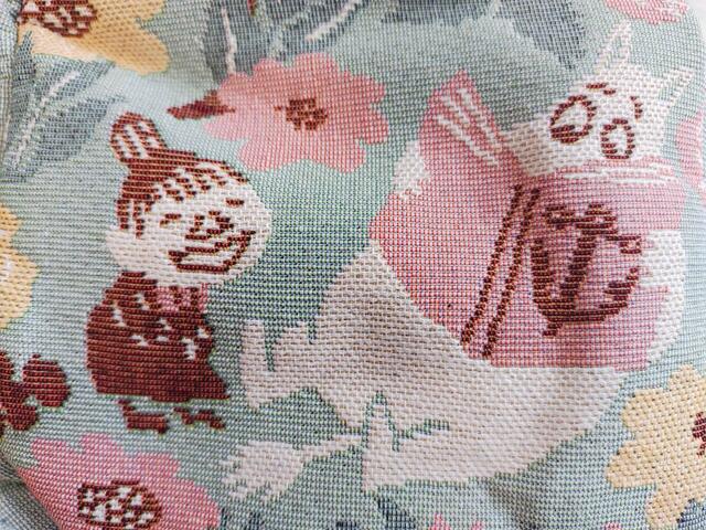 表面は、リトルミイがニコッと笑っている