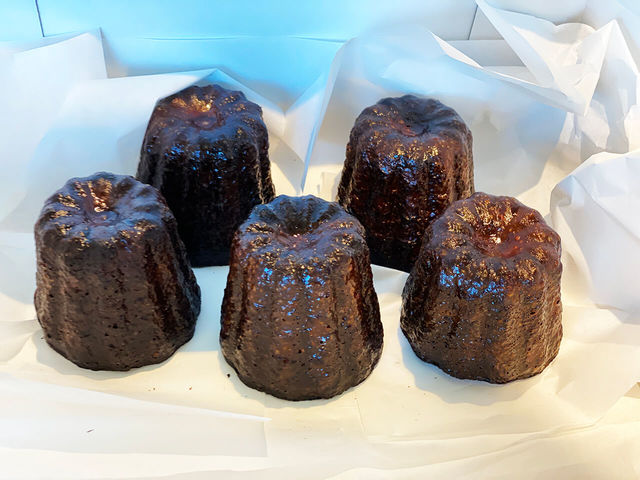 【Sincere BLUE(シンシアブルー)】出会えたらラッキー!人気のカヌレは不定期販売 350円/個