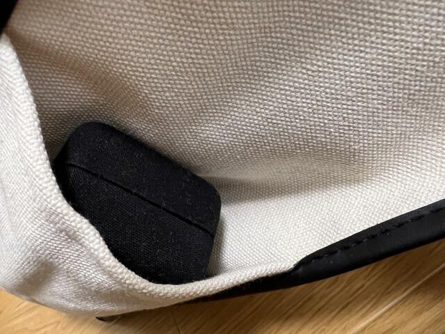 【3COINS 【推し活】参戦バッグ】横ポケットには500mlのペットボトルも入ります