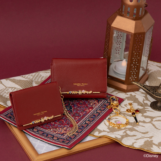 財布 22,000円、パスケース 15,400円、キーリング6,050円、ファスナーチャーム 4,400円|サマンサタバサプチチョイス「ディズニー ツイステッドワンダーランド」コレクション