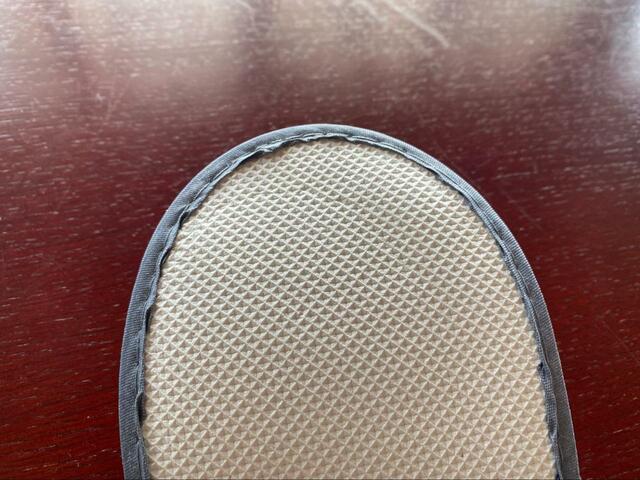 【ダイソー 折りたたみスリッパ ボーダー】裏側は滑りにくい素材