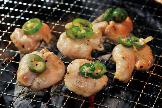 ホルモン家族 けん　極上厚切り牛タン塩　1880円（税別）