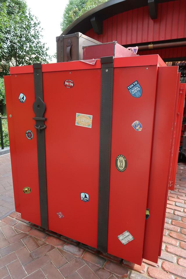 上海DL　プロップスに貼られていたミラコスタのシール