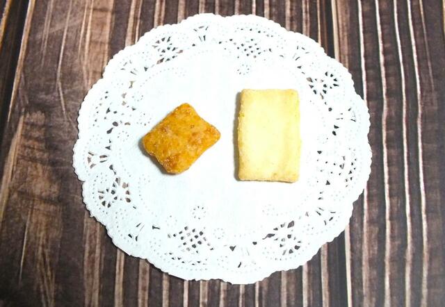 【カルディ】もへじ　やみつきおかきミックス、左：味噌チーズ、右：カマンベール