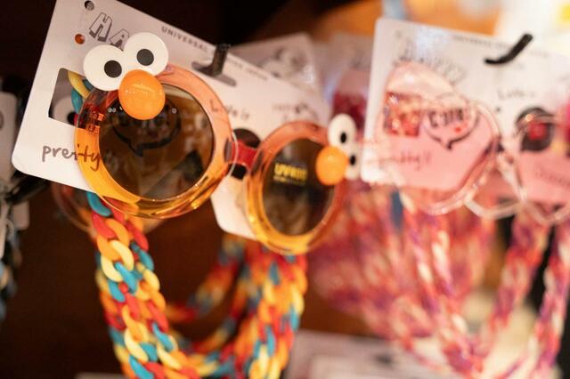 チェーン付きサングラス 3,800円｜ユニバーサル・スタジオ・ジャパン夏イベント「NO LIMIT! サマー 2023」スペシャルグッズ