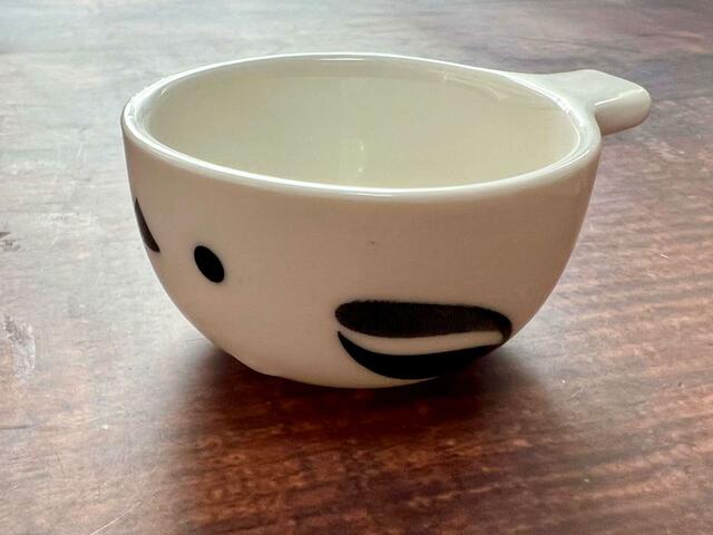 なんとシマエナガがそのまま食器になっちゃったデザイン！