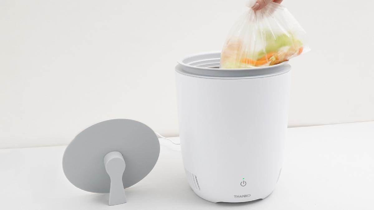 真夏の生ゴミ、どう頑張っても臭う問題。臭いを許さない「冷蔵ゴミ箱