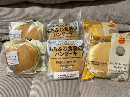 コンビニ の パンケーキ を徹底比較 意外な 味の違い 簡単アレンジ を紹介 1 3 うまいパン