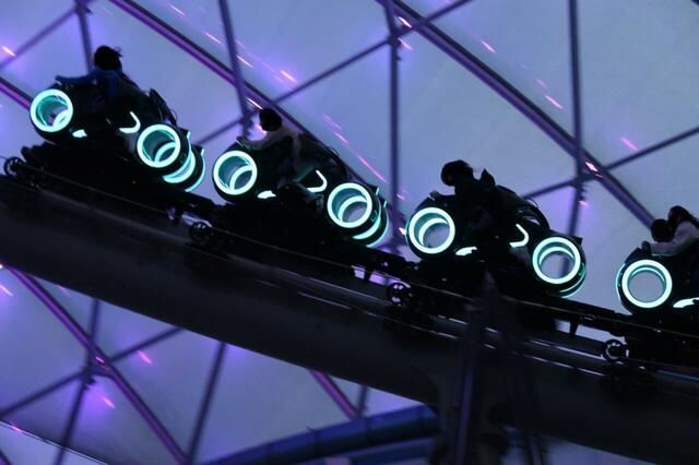 アトラクション TRON Lightcycle Power Run