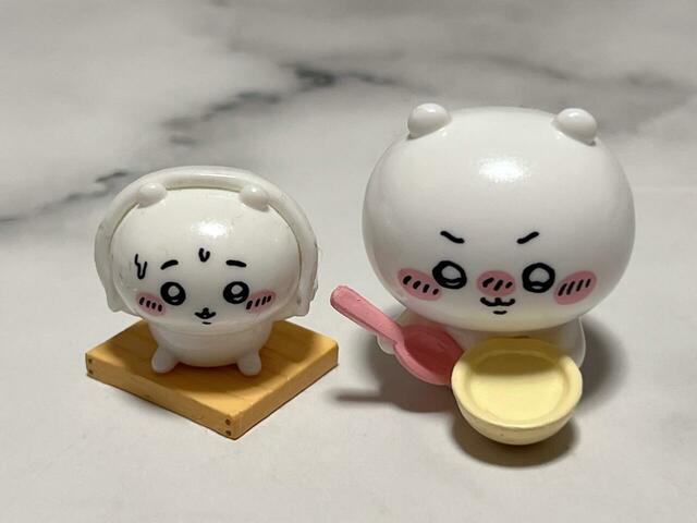 第4弾のマスコットと比較してみました。サイズが約1cm以上大きくなっており、パワーアップしています！