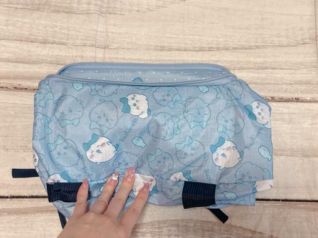 さらにポケットのサイズに合わせて畳んでいきます