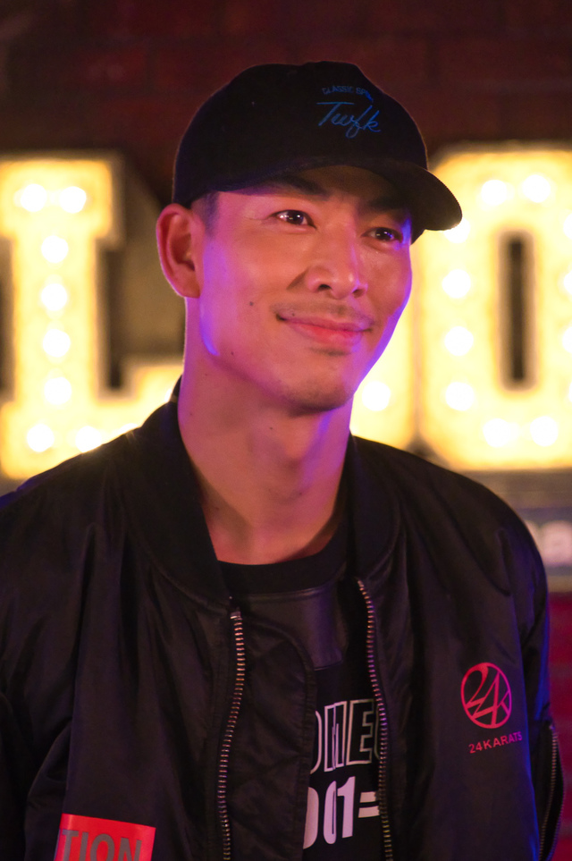 『THE FLOOR 〜Special Cover Performance〜』AKIRA